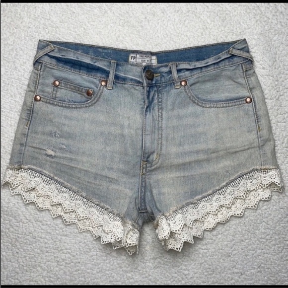 FREE PEOPLE Lacey denim cutoff shorts lace trim SHORTS SIZE 27 Vacation Beach - Picture 2 of 8